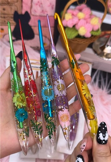 Essential Crochet Hook Sets for Flower Projects