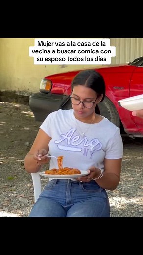 La vecina que siempre invita a comer