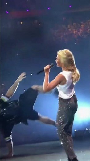 Helene Fischer singt ihre großen #helenefischer​ #schlager​ #musik​ #live​ #AtemlosdurchdieNacht​