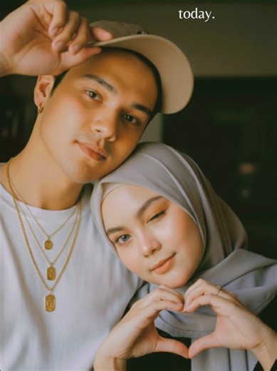 ‎Prompt AI Gemini buat edit foto ‎ ‎Tutorial edit foto dengan gemini Ai ‎1. Buka apl Gemini AI ‎2. ⁠Pilih Icon ( ) ‎3. ⁠Masukan foto yang kamu edit. ‎4. ⁠Salin text prompt ai gemini buat edit foto berikut :