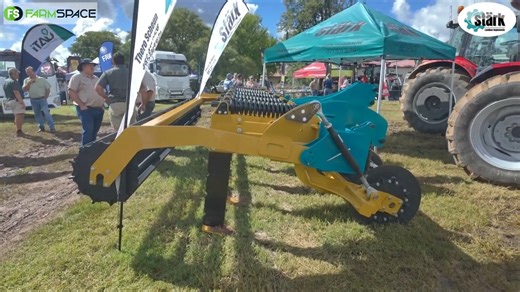 Is jy opsoek na 'n inline ripper wat verskillende dieptes kan rip? Thero Scheun vertel ons meer hoe hierdie inline ripper werk by Excelsior Boeredag. www.starkfab.co.za Stark Fabrication #InlineRipper #ExcelsiorBoeredag #FarmSpace #OnsPraatBoer | FarmSpace