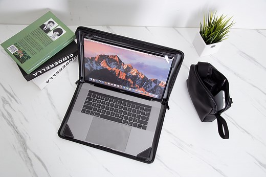 Watch Berfea Laptop Case on Amazon Live