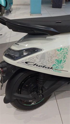 New 2026 Bajaj Chetak C25 - Classic White
