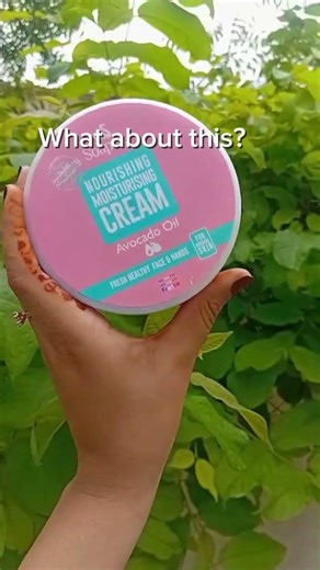 Stop scrolling… this moisturizer is worth it 💅🏻 #SkincareProducts #Hyr #BeautyContent #DailySkincare