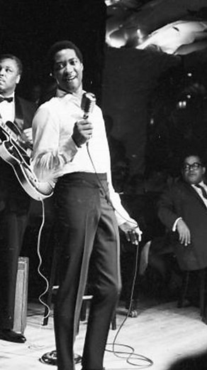 In 1964, Sam lit up the legendary Copacabana in New York City with a residency that redefined his career. From June 24 through July 8, the once a segregated venue became a platform for his quiet activism. This wasn’t just a concert — it was a cultural moment that spawned one of the most iconic live albums of all time. 📸 Ben Martin | Sam Cooke