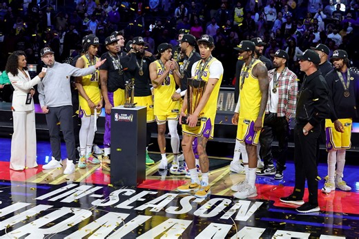 5 incredible stats that 'didn't count' in Lakers' victory in IST Final