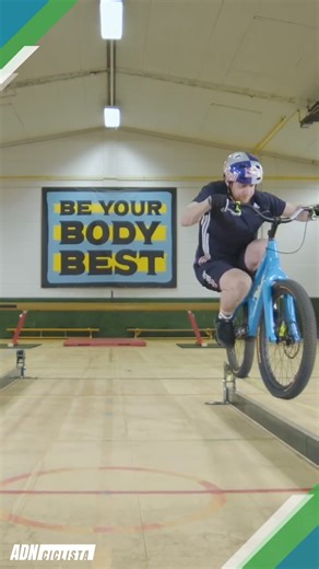 Hacía tiempo que no publicábamos un vídeo de @danny_macaskill y no nos negarás que sigue siendo todo un crack !! #Macaskill #DannyMacaskill #vayaCrack | ADN Ciclista