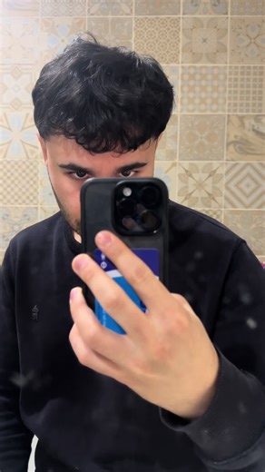 Achieve Stunning Curly Hair with These Essential Tips