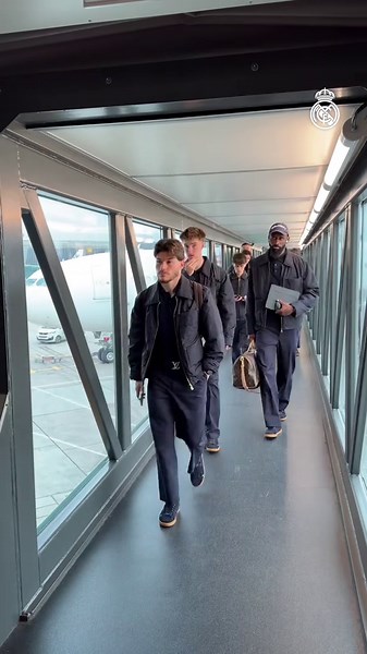 🛬 Manchester, we’re here! #UCL #RealMadrid | real madrid vs man city