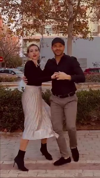 57K views · 1.5K reactions | ❤ SALSA in Spain  Anthony y Carla Dominican Flow Salsa in Valencia, Spain Music Leoni Torres Miloca  ➖➖➖➖➖➖➖➖➖➖➖➖ Follow 헖헔헦헔 헗험 헟헔 헠헨헦헜헖헔 ❤ on ...YouTube • Facebook • Instagram #casadelamusica #leonitorres #salsacubana #bachata #dominicanflow #anthonyycarla #bachataspain #salsaspain #salsatanzen | Casa de la Musica | Facebook