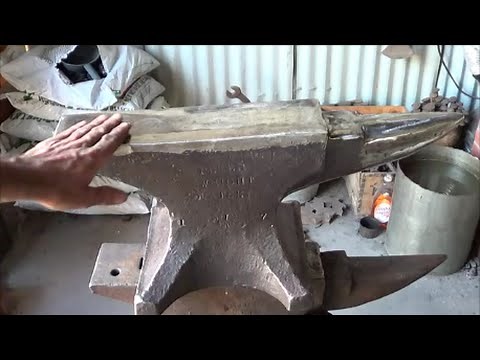 Blacksmithing - Restoring An Old Peter Wright Anvil