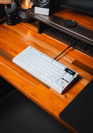 Epomaker G84Pro The G84 Pro is one of the few keyboards I know that comes with pudding keycaps right out of the box. What makes them even better is the textured finish. The keycaps has a silicone like coating that gives it a soft, velvety feel. Pair that with the Epomaker's Creamy Jade switches, gasket-mounted structure, flex cut plate and pcb, and you end up with one satisfying thocky keyboard. @epomakerkeyboard #epomaker #keyboard#keyboardcalkeyboard