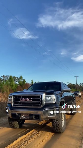 〽️addox (@maddoxbrownnn)’s videos with Drinkin' alone - Ty Myers