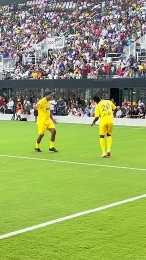 All of Brazil loved that 🇧🇷🔥 #vinicius #ronaldinho #brazil