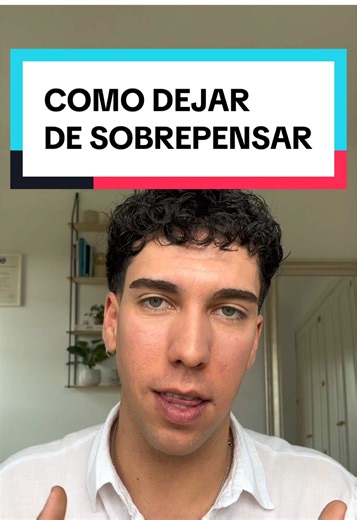 A veces, podemos reducir directamente nuestra ansiedad, pero no siempre nos conviene. ¿El motivo? ⬇️ . Simplemente porque huir de la ansiedad constantemente puede generar conductas de evitación que son dañinas a largo plazo, como comer mucho, fumar, controlar a los demás, evitar situaciones sociales, etc. ¿La solución? ⬇️ . Aprender a tolerar el malestar y dirigirnos hacía nuestros valores. Es decir, aprender a estar con ese malestar sin necesidad de evitarlo, para poder construir la vida que qu
