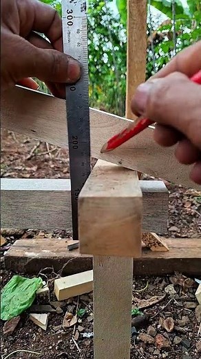 How to Measure a Perfect Birdsmouth Cut - Roof Rafter Framing Tips #woodworking #carpentry #framing
