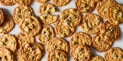 Tate's Oatmeal Raisin Cookies Are SO Easy To Make With This Copycat Recipe
