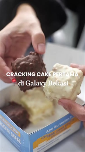 Udah pada tau belum? Kalau di Galaxy Bekasi ada Cake yang Paling Cracking🤩 Varian menunya juga macem macem🫰🏻😋 - Smash Cake, Cake yang harus di Smash sebelum di makan - ⁠Cheesecake Stick, no bake cheesecake dengan coating chocolate yang jadi bikin crunchy - ⁠Cheesecake cube, potongan no bake cheesecake berpadu dengan basecake, dilapisi compound cokelat bercampur kacang - Drizzle cake, cake berlapis cream dan ganache dengan lelehan cokelat atau keju dan di beri topping - ⁠Dessertbox, cake dan 