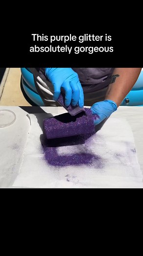 When we glitter using the tack-it method, we push the glitter down so it all lays flat. This creates one large reflective surface and gives a stunning iridescent effect. #smallbusiness #glitter #iridescent #handmade #customglittertumbler