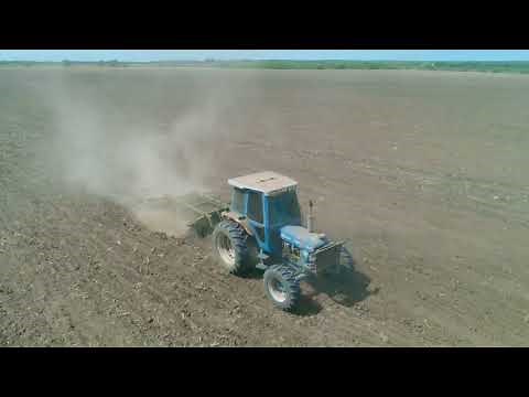 Tractor Plowing Video 5610 Ford