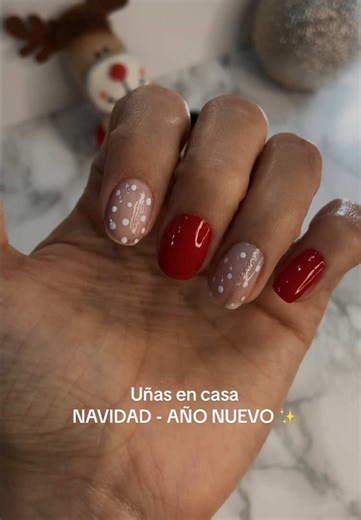 Uñas navideñas: Diseños creativos para lucir en casa