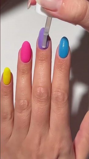 How to create a colorful manicure with DipMe – step by step