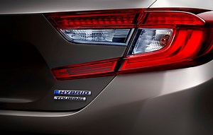 2022 Tesla Model 3 vs. Honda Accord Hybrid: Which One Is Cheaper to Own?