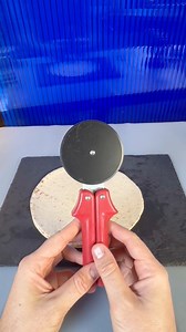 Next Level Pizza Slicer 🍕 #kitchen #gadgets | Taras Kul