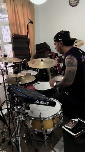 Cumbia en Vivo: No Tengo Dinero de Los Kumbia Kings