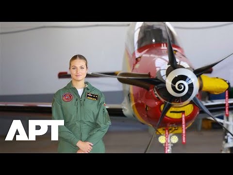 WATCH: Spain’s Princess Leonor Completes First Solo Military Flight at 20 | APT