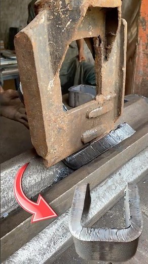 Heavy Hydraulic Press Machine Turns Thick Iron Strip into a Perfect U Shape #hydraulicpress