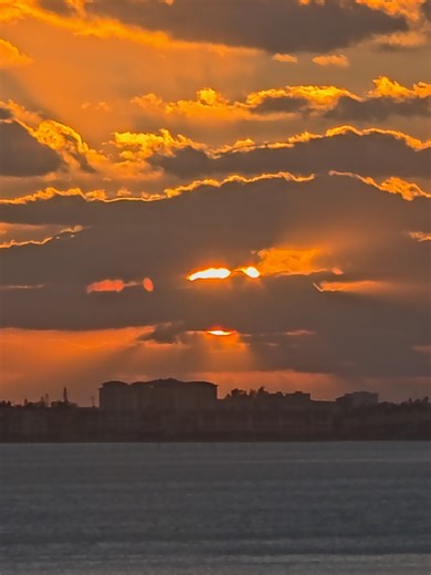 George Strait - Living For The Night #sunset #classiccountry #countrymusic #night #georgestrait