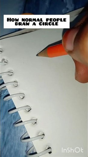 How Normal People Draw A Circle Vs How Artist Draw A Circle #shorts #draw #drawing