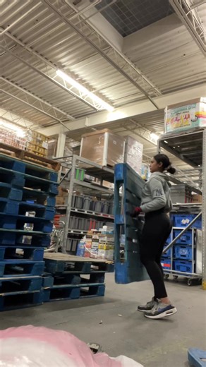 Lifting Techniques for Heavy Stacking Tasks