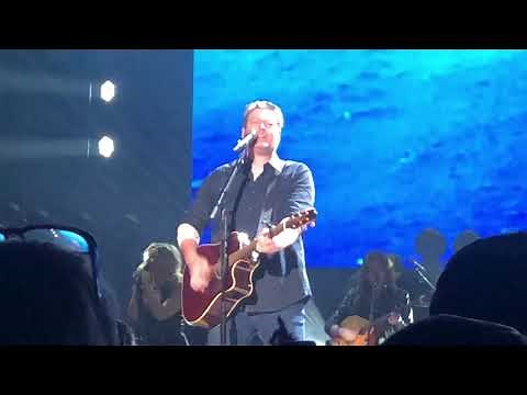 Blake Shelton- God’s Country live in Spokane