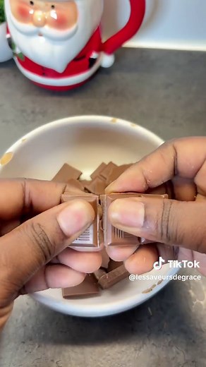 Recette de Bûche de Noël Kinder Bueno Facile à Réaliser