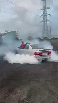 VX Commodore V6 Burnout