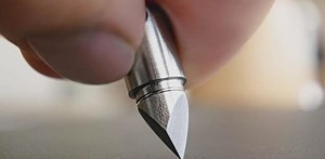 指先サイズのカッティングツール！ デザイン性も高い｢MicroBladePill｣が終了間近