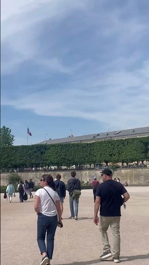 Tuileries Garden is one of the most elegant and historic public parks in Paris .