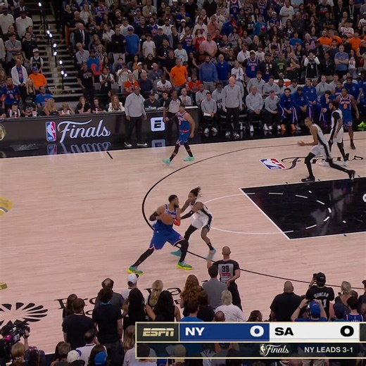 5 BLOCKS FOR WEMBY AT THE HALF OF GAME 5!He ties the record for most blocks in any half of an NBA Finals game since 1997-98, joining...Shaquille O'Neal (6/8/2001)Tim Duncan (6/15/2003)Ben Wallace (6/14/2005)Dwight Howard (6/11/2009)Serge Ibaka (6/5/2019)