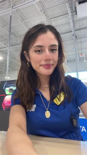 T-Mobile Employee Demonstrates Store Services