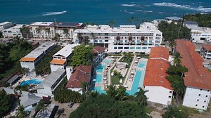Have you visited our boutique hotel located in Cabarete? Presidential Suites is a room-only hotel where you can enjoy your vacation in a fully equipped place designed to meet all your needs. With our concept, you can enjoy the flexibility of organizing your meals and activities your way. Whether you want to explore local flavors or cook your own meals in our fully equipped kitchens, Presidential Suites offers you the freedom to choose. Relax in our luxurious rooms, enjoy the proximity to the bea