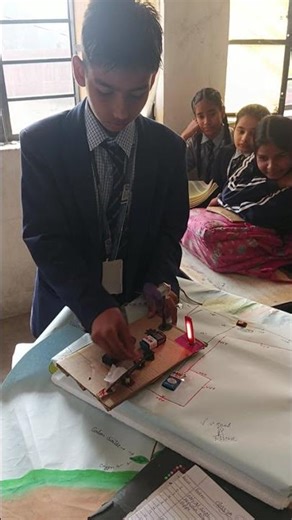 solar panel current flow