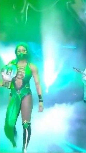 Jade Cargill w/the Mk Jade cosplay