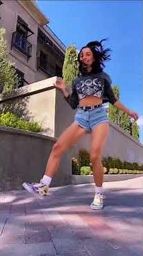 Shuffle/cuttingshapes dance style