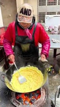 藏在八大碗里的牵挂，这道大席老式鸡蛋糕70.80.90童年大席的回忆#抖音美食创作人 #农村美食 #黄三姐大席菜 #记录真实生活 #人间烟火