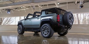 830-HP 2024 GMC Hummer EV SUV Is an Open-Roof Off-Roader