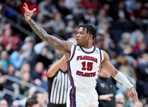 Soft People Who Hate Fun Upset At FAU Player For Attempting A 360 Dunk In Closing Seconds In Win Over FDU