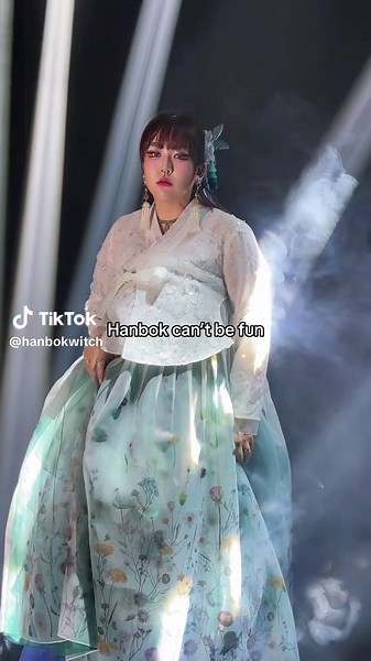 I love traditional hanbok and that’s why I am here, but I also love the changes we are making to be more accessible & easier to style it and developing with a modern twist as well 🖤 #designer #hanbokdesigner #modernhanbok #plussizehanbok