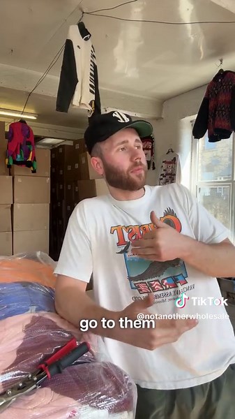 Understanding Wholesale vs Retail Selling Strategies